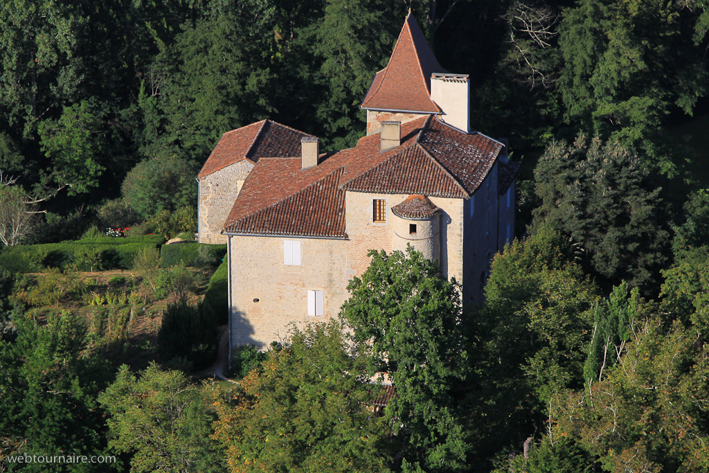 château près de Douelle