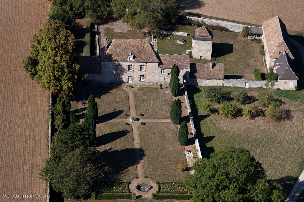 Belle demeure entre Chaumont et Trie Château